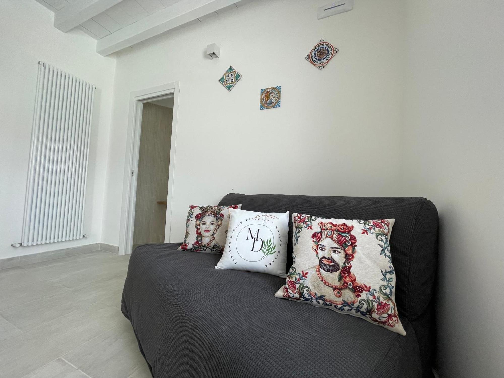 Maison Divaga Fleri Luaran gambar